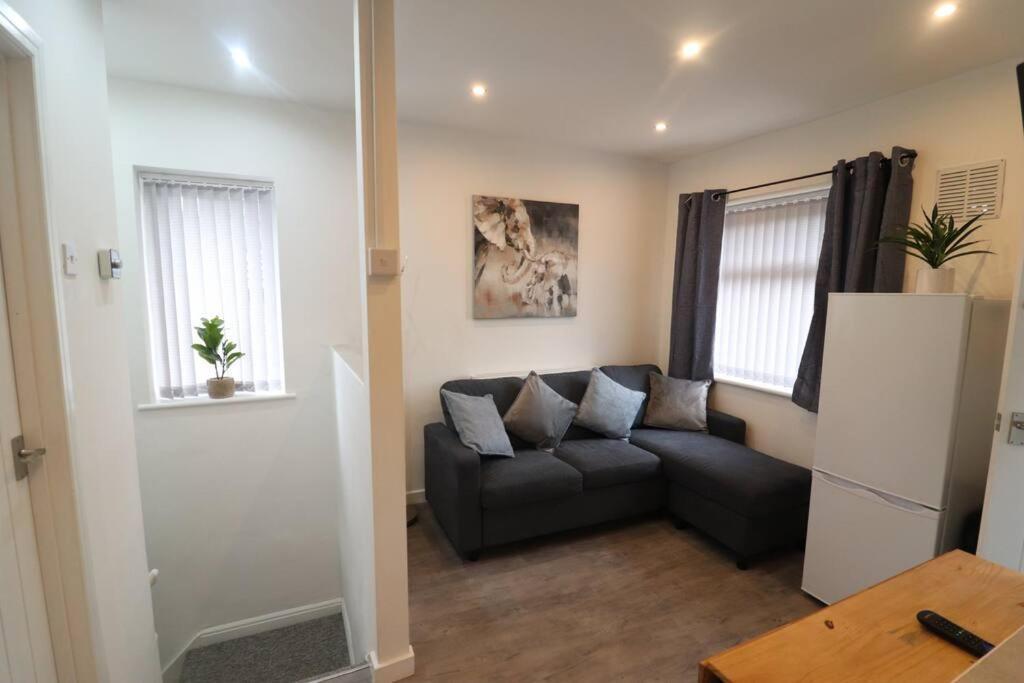 Cosy Two Bedroom First Floor Apartment Birmingham Exterior foto